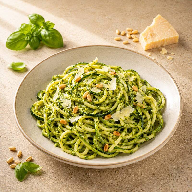 Zucchini-Spaghetti mit Pesto