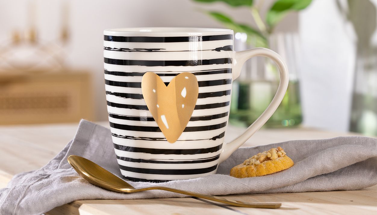 Mug with heart motif